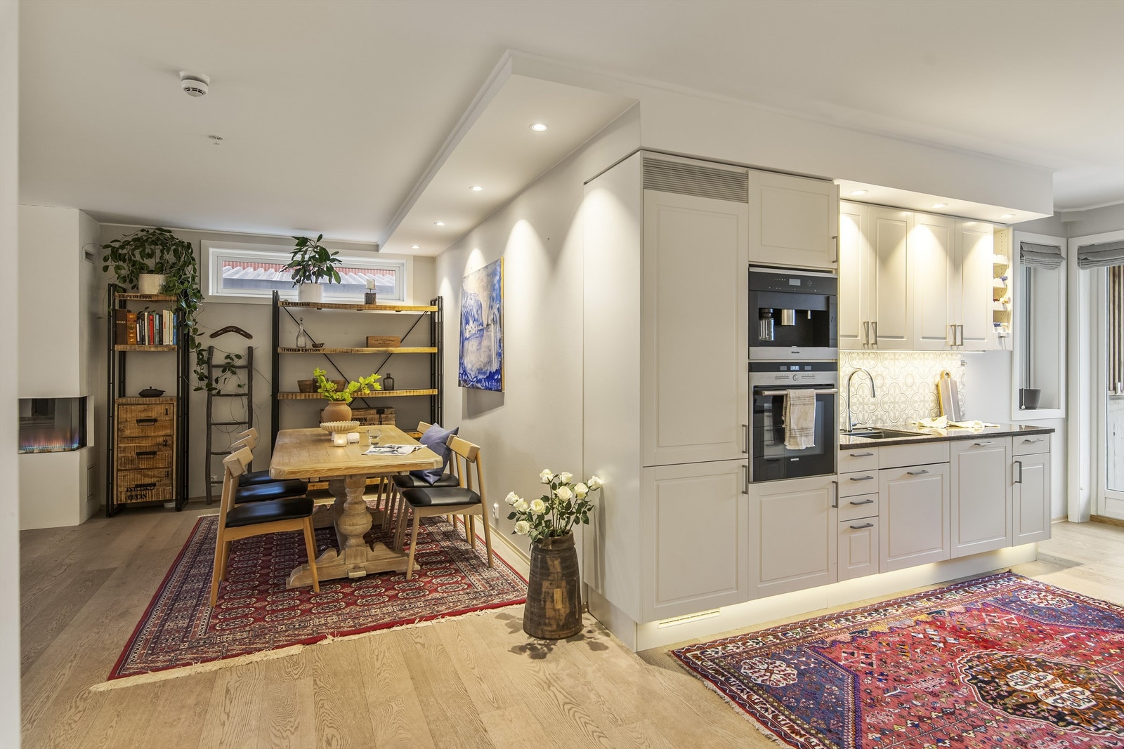 Det er vannbåren varme i alle gulv (unntatt bod/teknisk rom) Galleribilde