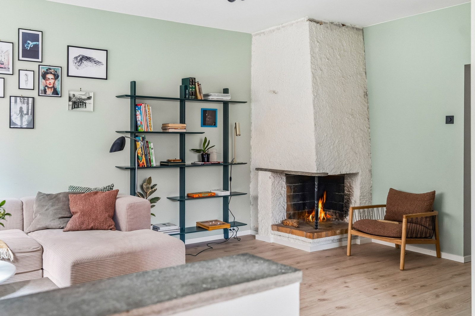 Hyggelig åpen peis til kjølige dager. Galleribilde