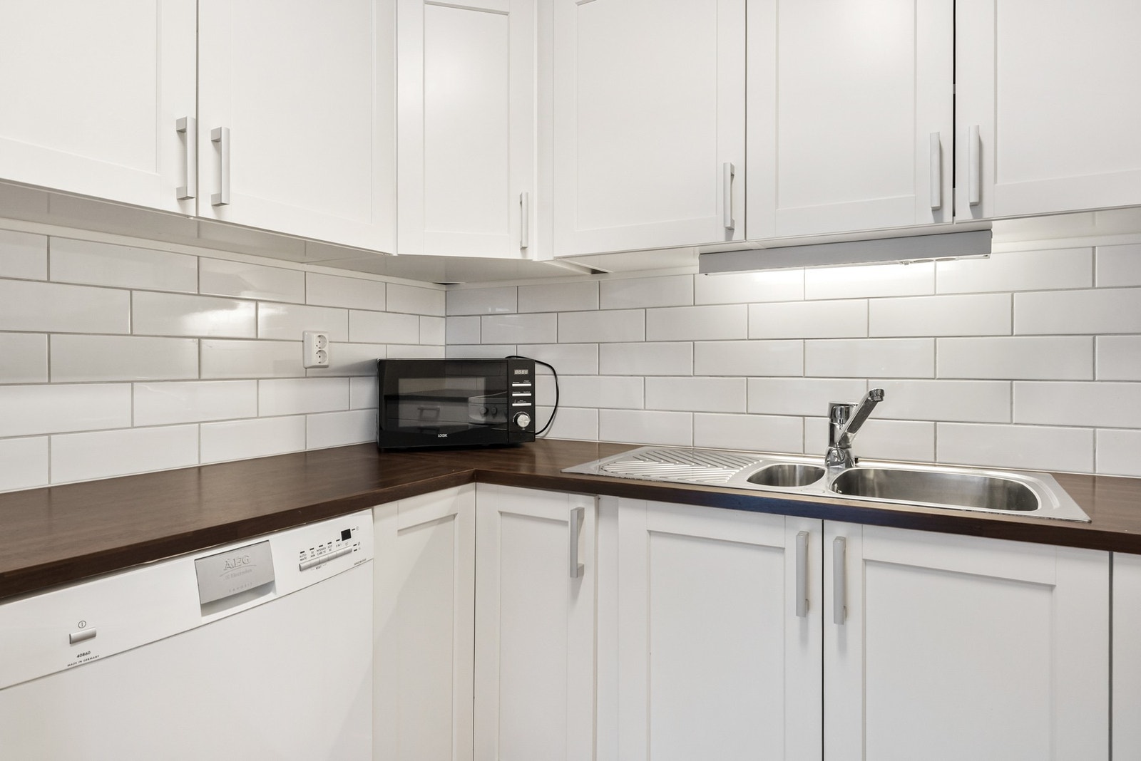 God plass til både matlaging og oppbevaring Galleribilde