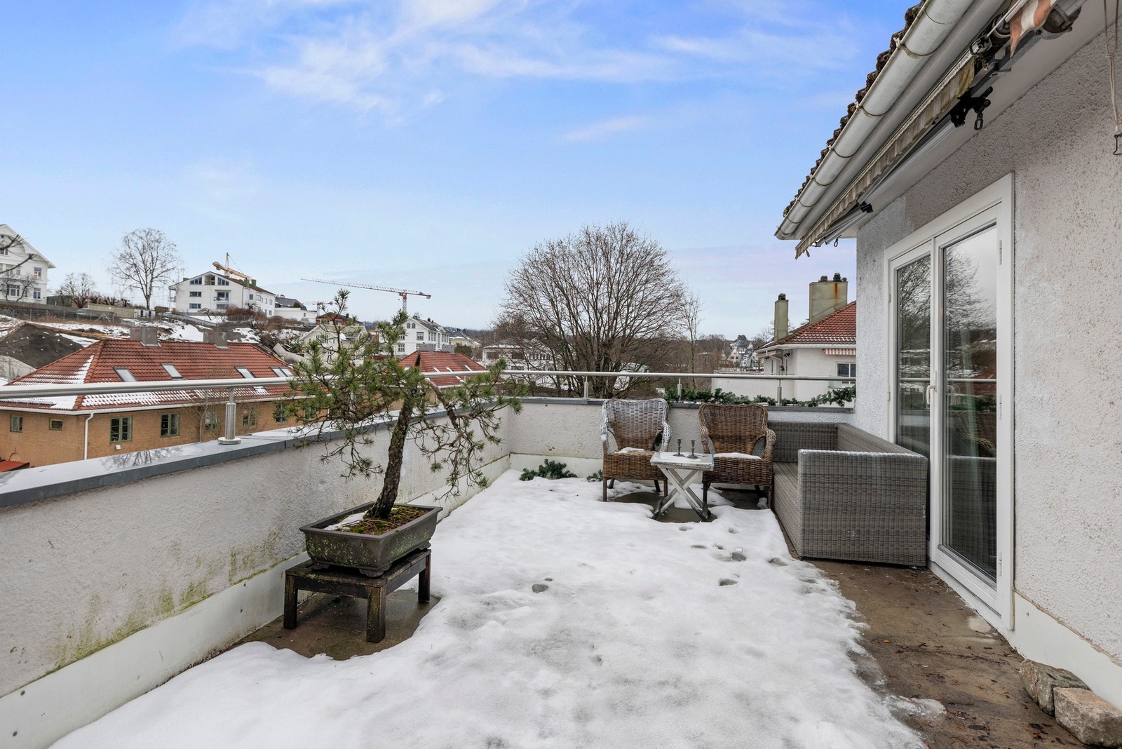 Terrassen er perfekt for å nyte solrike dager! Galleribilde