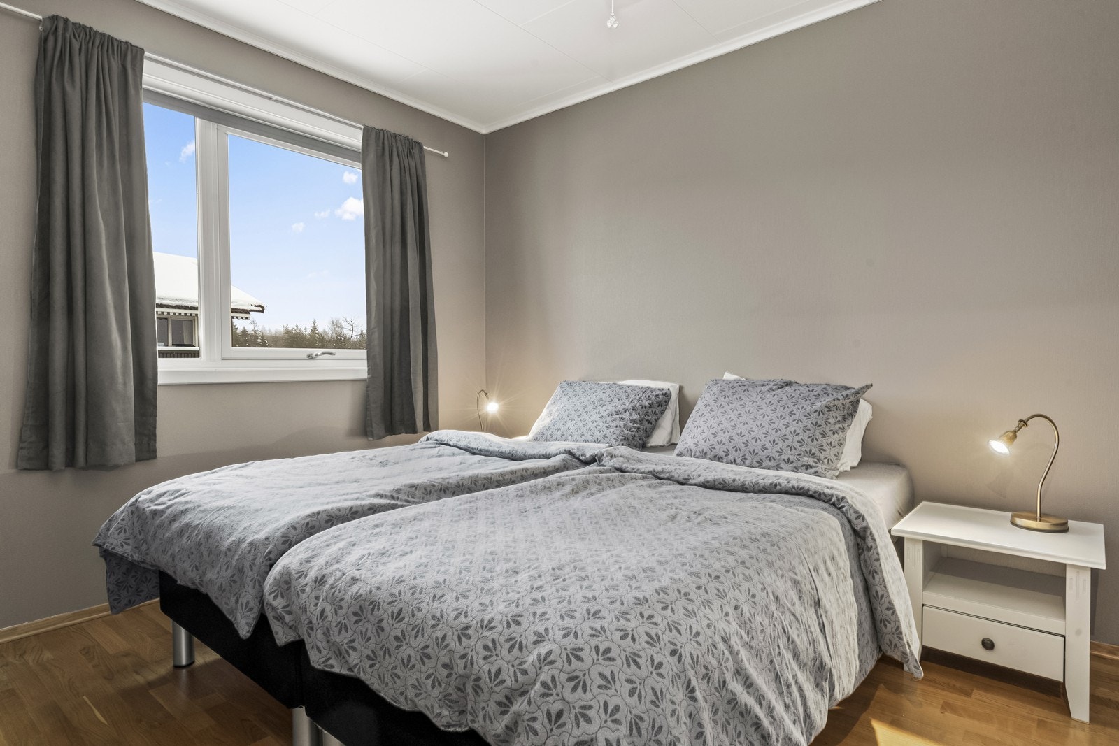 Leiligheten har to soverom av god størrelse, adskilt fra stuen. Galleribilde