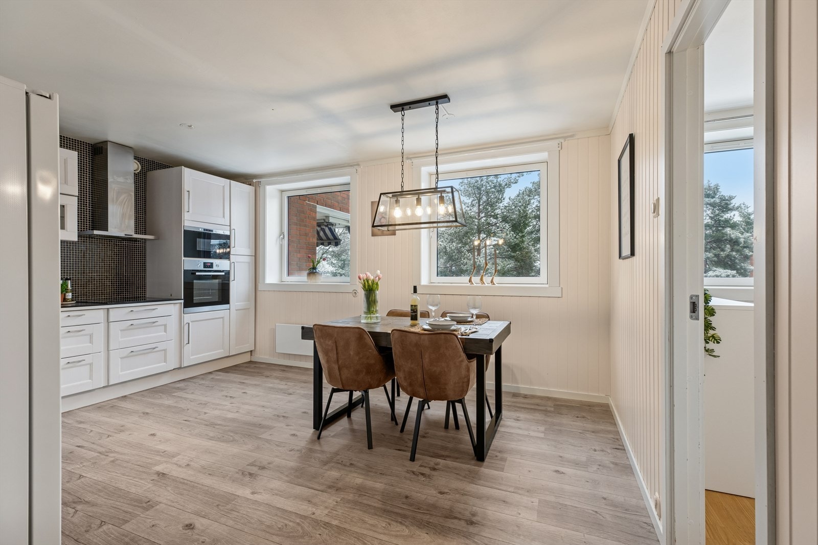 Her ligger forholdene til rette for å invitere venner og familie til hyggelige sammenkomster. Galleribilde