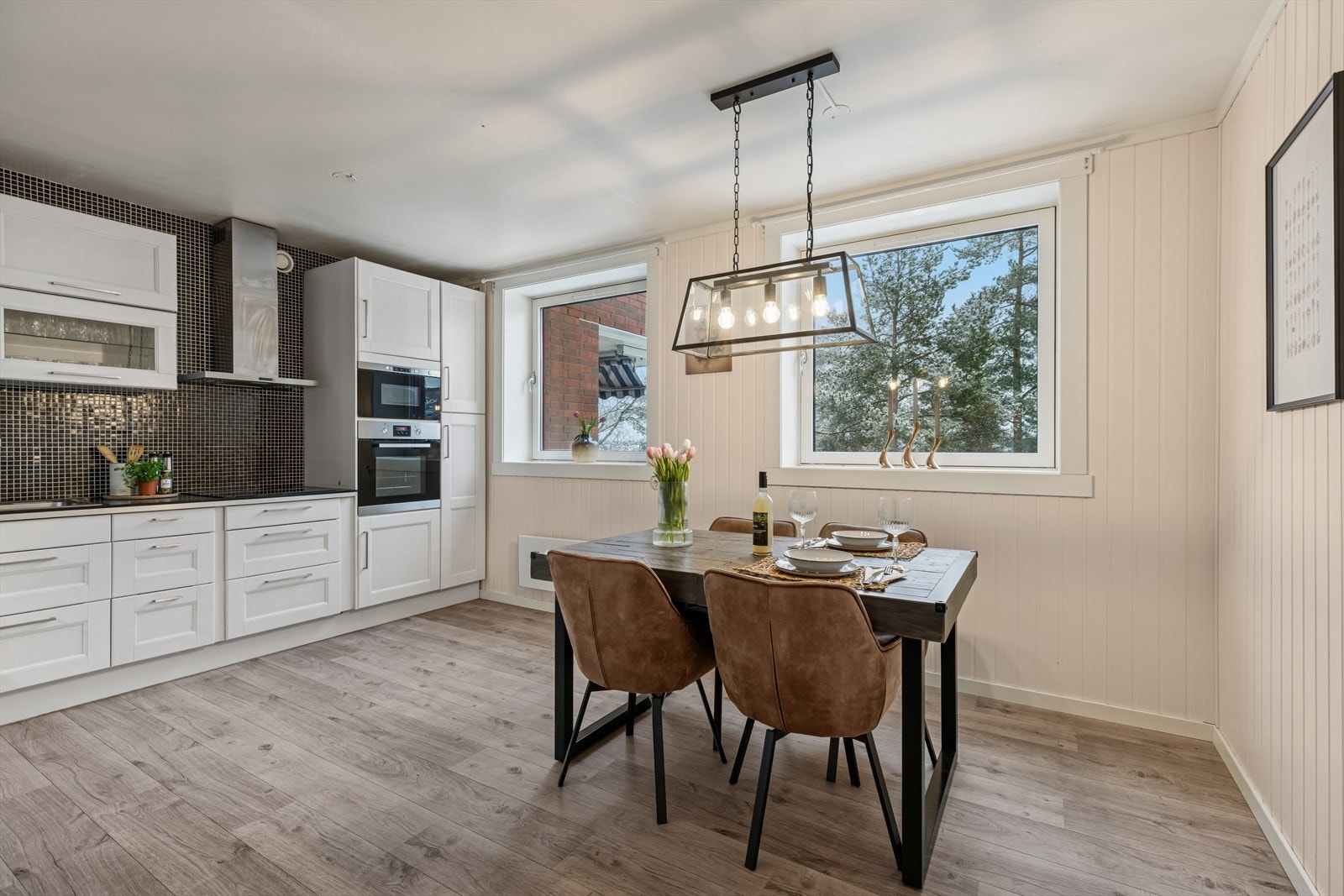 Kjøkkenet har ventilator med kullfilter, som gir enkel avtrekksløsning. Galleribilde