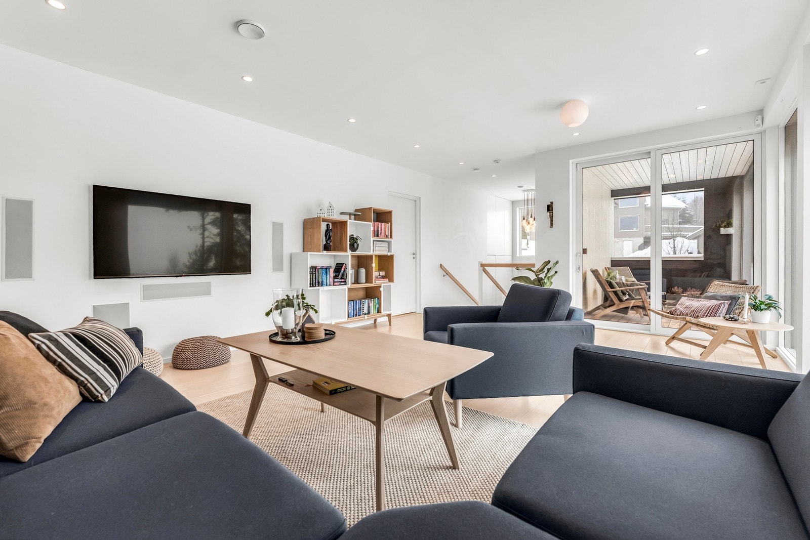 Lys og flott 1-stavsparkett i ask Galleribilde