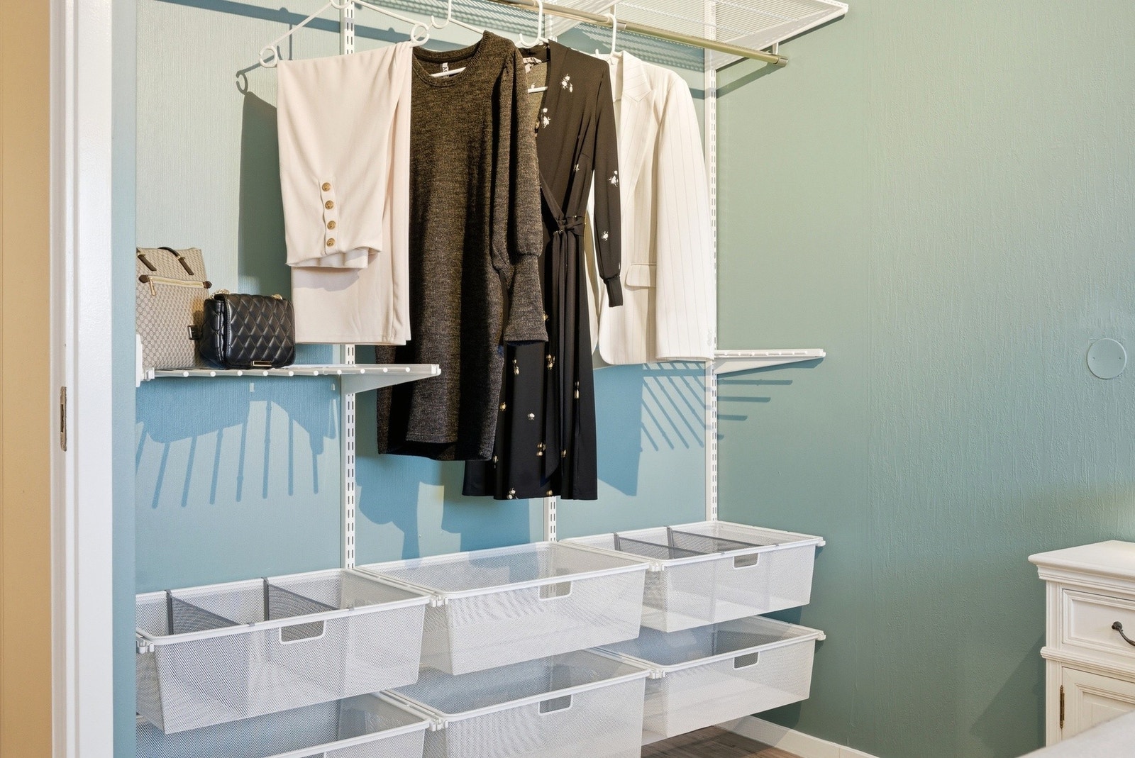 Soverom nr. 1 med flott garderobeløsning Galleribilde