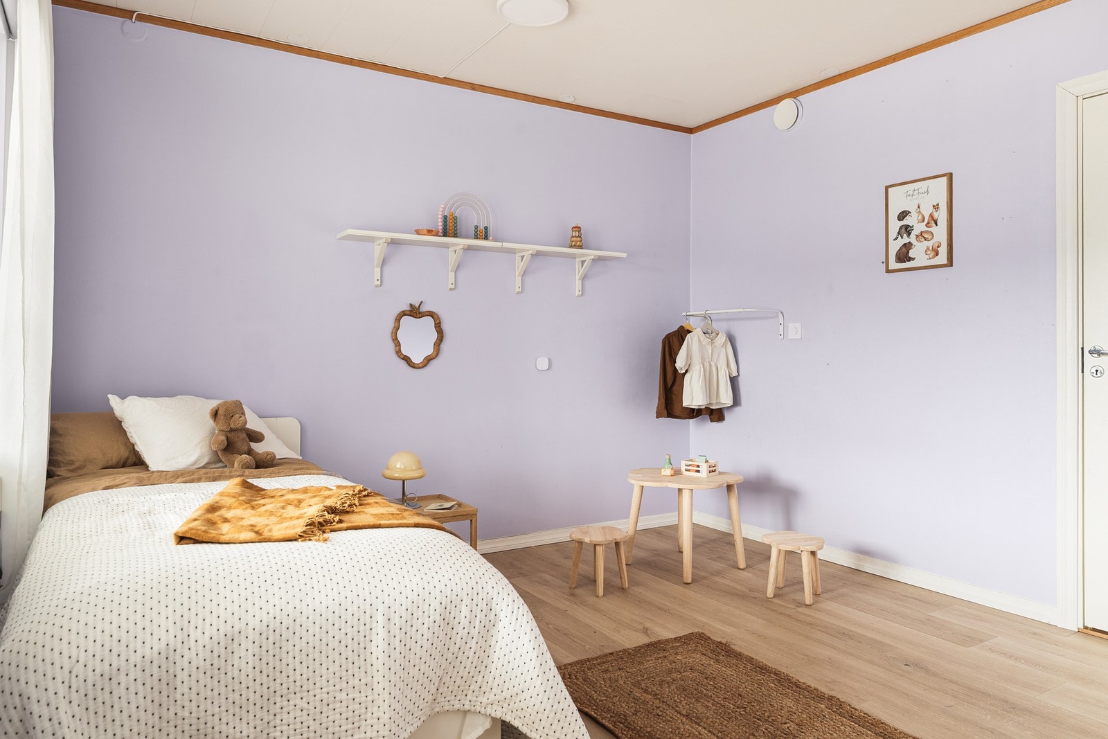 God plass til både dobbeltseng og garderobeløsning. Galleribilde