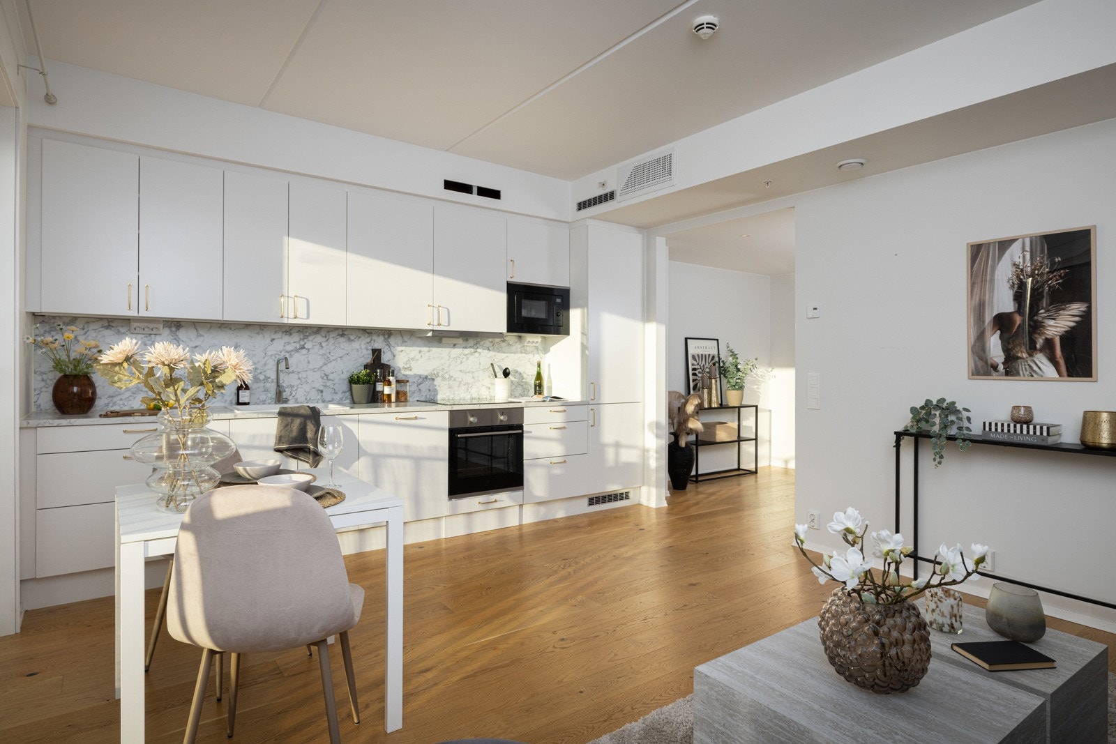 Kjøkken med integrerte hvitevarer. Fotograf: Martin Nilsen Galleribilde