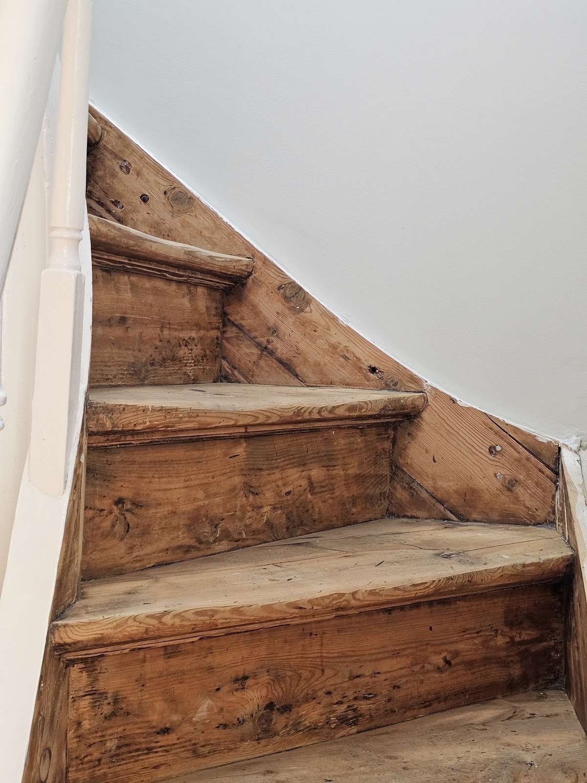 Trapp opp til loftsetasje Galleribilde