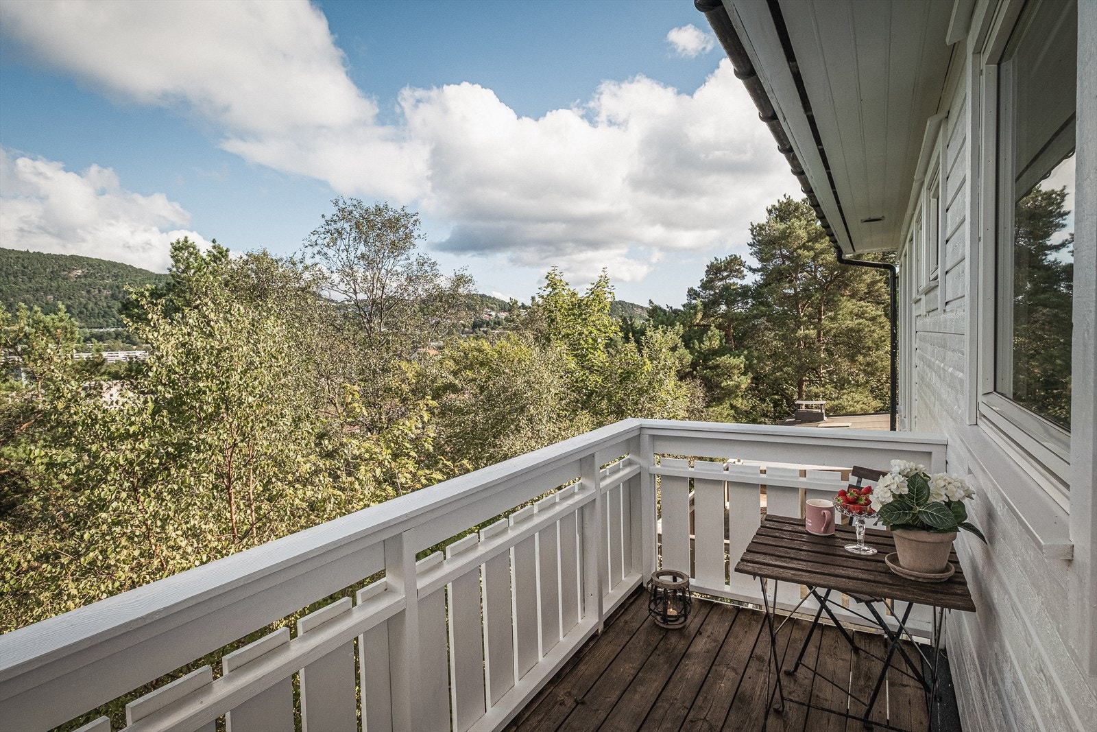 Herfra kan vakker utsikt over Fyllingsdalen, Løvstakken og flotte grøntområder nytes. Galleribilde