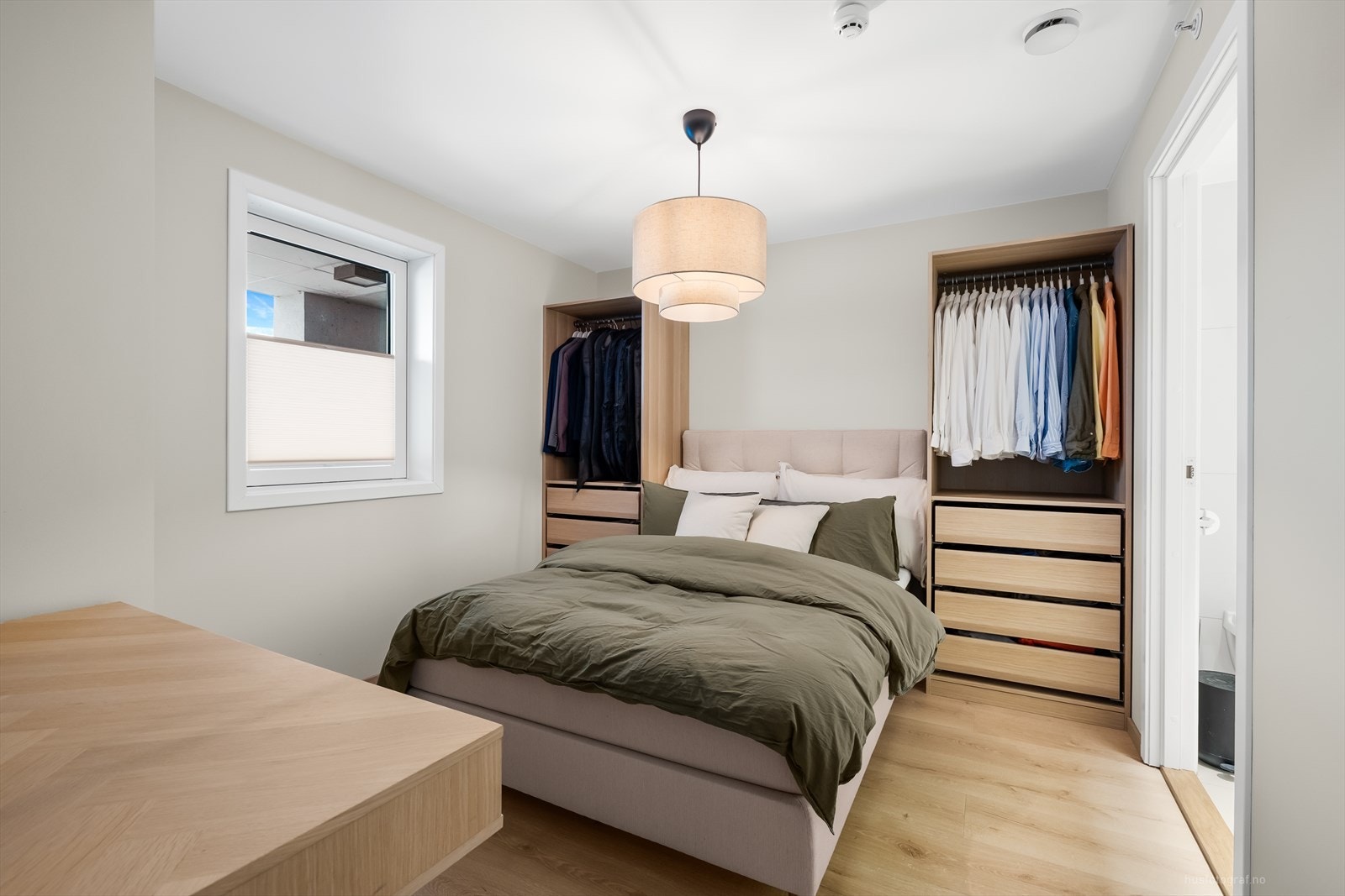 Soverom nr. 2 med garderobeskap Galleribilde