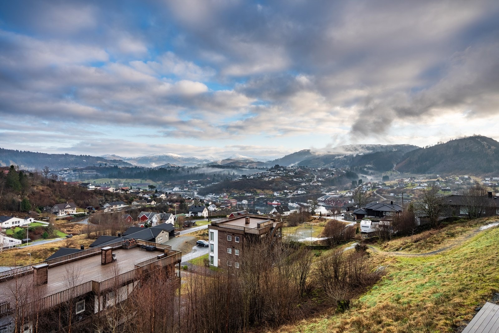Området byr på flotte turområder, trygge omgivelser og kort vei til servicetilbud Galleribilde