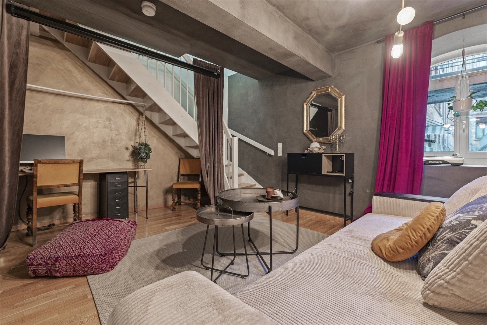 Leiligheten har en romslig kjellerstue/soverom på ca. 20 kvm Galleribilde