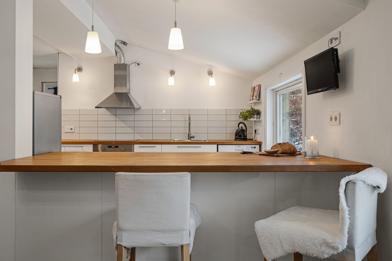 Frokosten kan nytes ved barløsningen ved kjøkkenet. Galleribilde