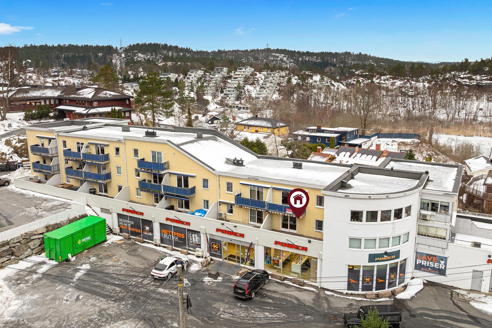 Fin treroms leilighet med trappefri adkomst. Attraktivt beliggende. Galleribilde