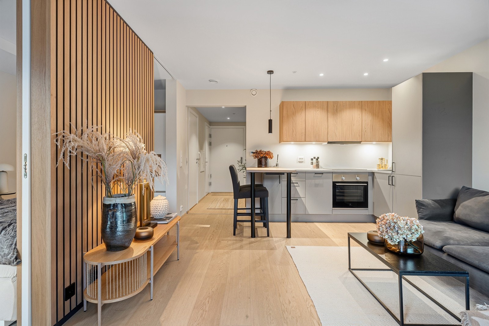 Strøken 2-roms leilighet midt i smørøyet av Vågsbygd! Nærhet til Norges beste kjøpesenter, bussforbindelser, skoler og barnehager. Galleribilde