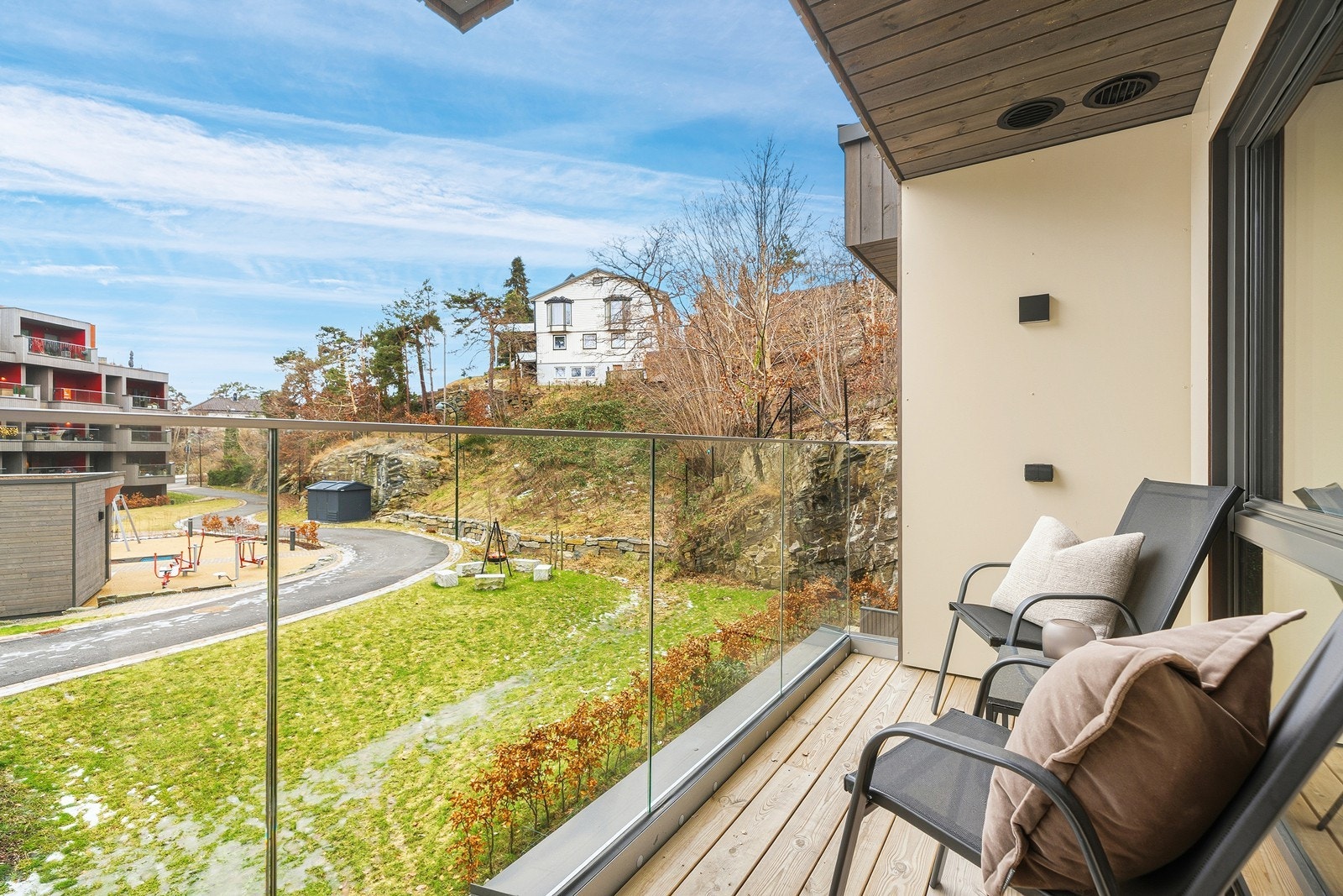 Flott utsyn mot grøntareal Galleribilde