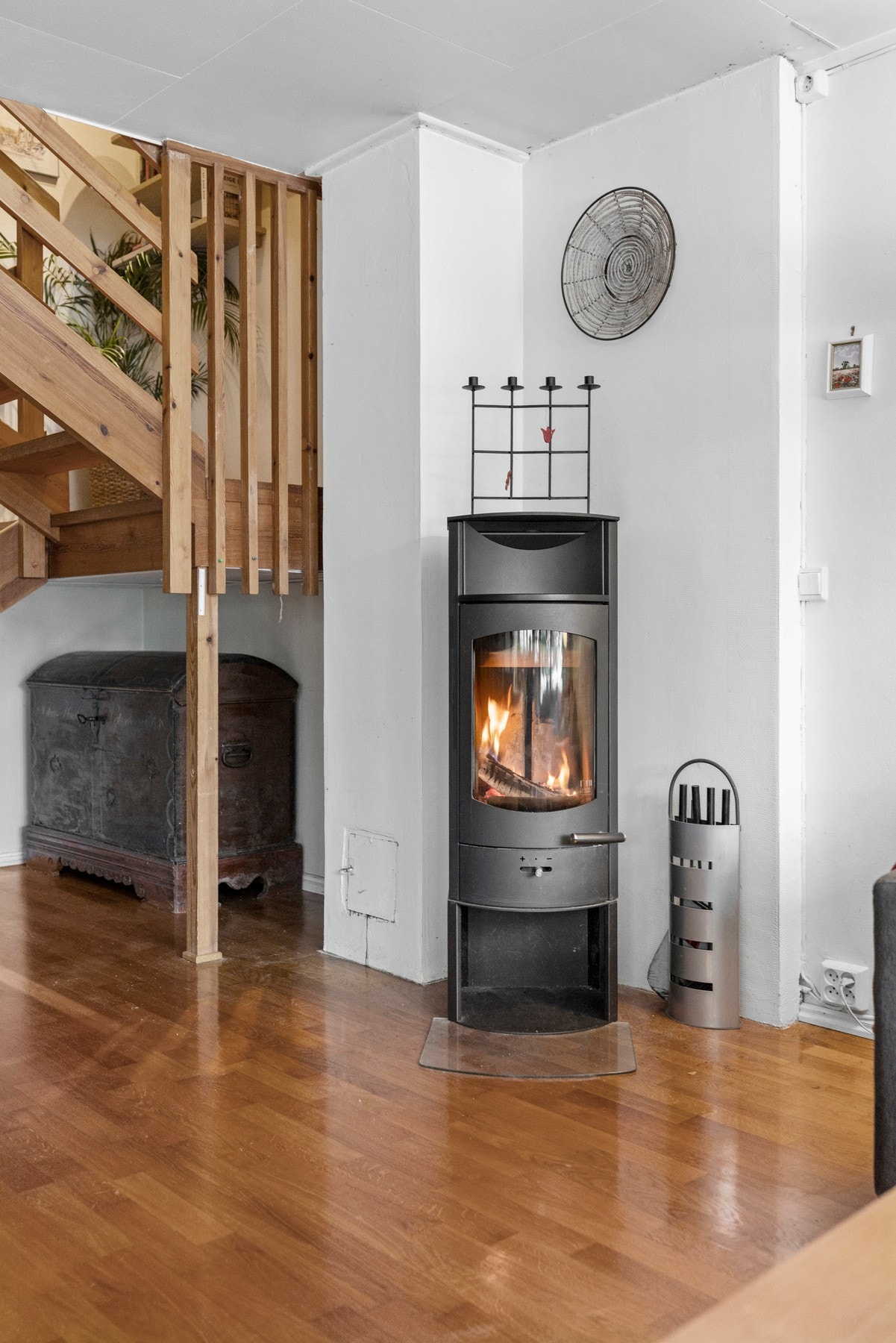 En hyggelig peisovn bidrar til lun stemning Galleribilde