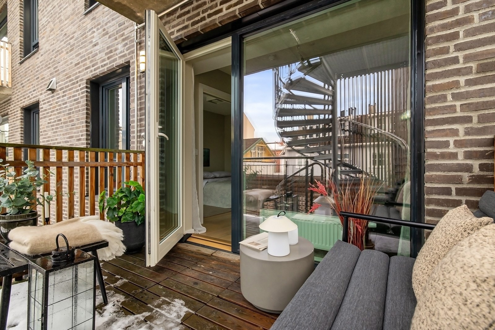 Det gjøres oppmerksom på at dette er bilder av en tilsvarende leilighet i etasjen over. Galleribilde