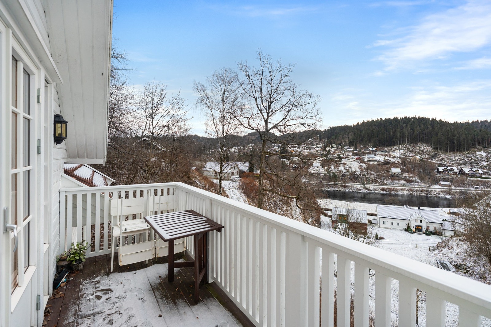 Det er fin utsikt over Otra. Galleribilde