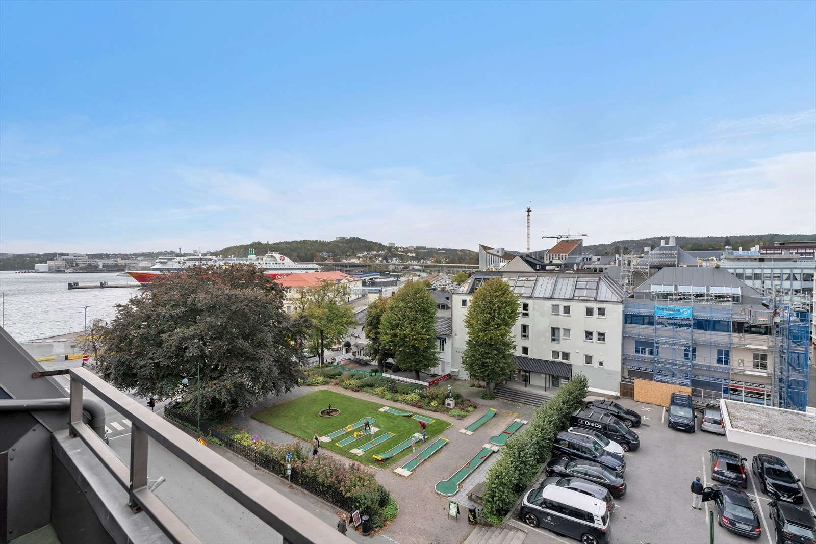 Nordvest-vendt balkong med fantastisk utsikt Galleribilde