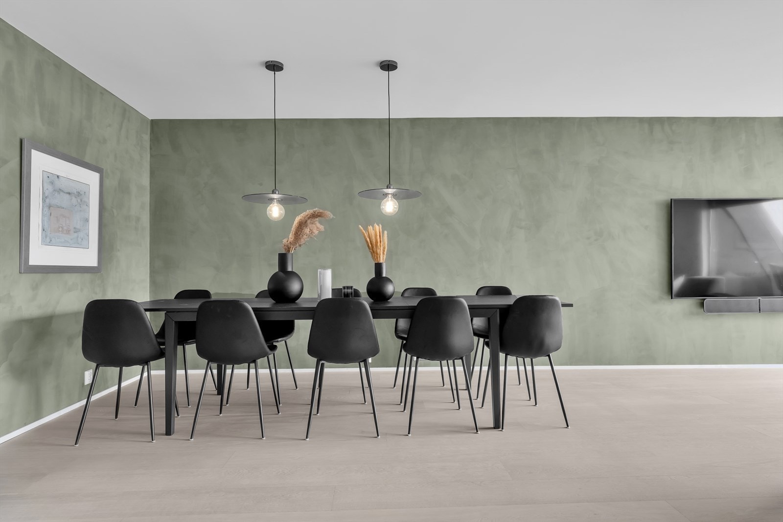 Sosialt allrom med plass til stort spisebord Galleribilde