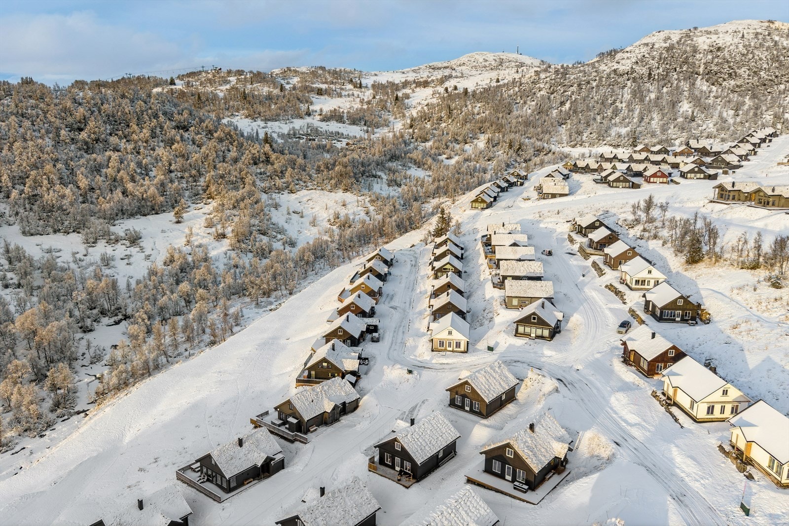 På hytta kan du virkelig nye dagene med familien, de kan være både late og aktive med ulike aktiviteter uten at bilen behøver å benyttes. I Holtardalen har du alt hva du trenge for aktive dager sommer som vinter. Galleribilde