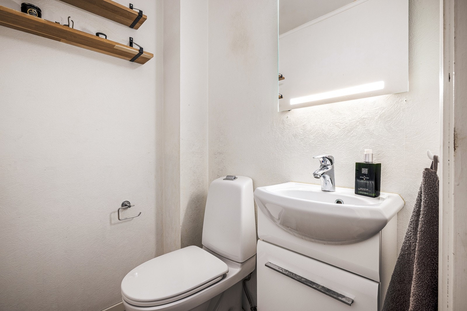 Eget toalettrom i første etasje Galleribilde