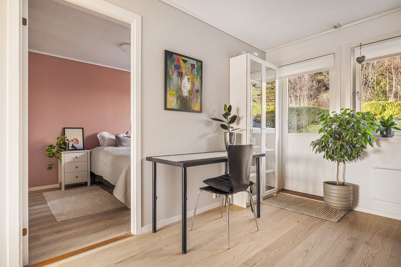 Soverom 1 ligger ved kjøkken i hovedetasje Galleribilde