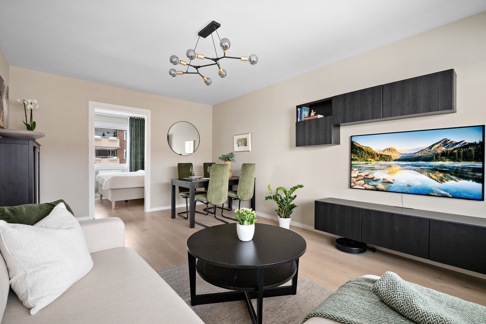 Velkommen til Martin Borrebekkens vei 35! Presentert av Henry Ryberg Pedersen hos OBOS Eiendomsmeglere, avd. Ulven. Foto: Kristyna Hodakova/Diakrit Galleribilde