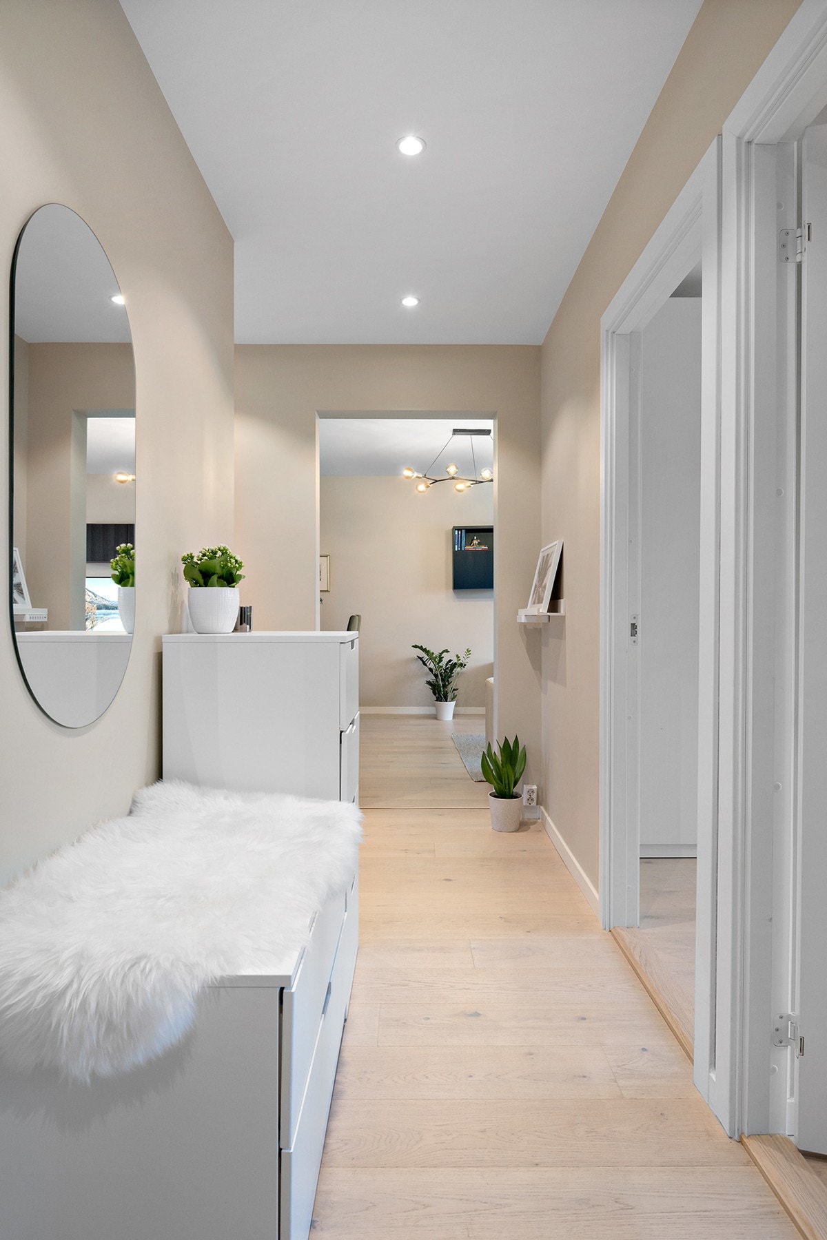 Leiligheten er utstyrt med dør-calling med åpner. Galleribilde