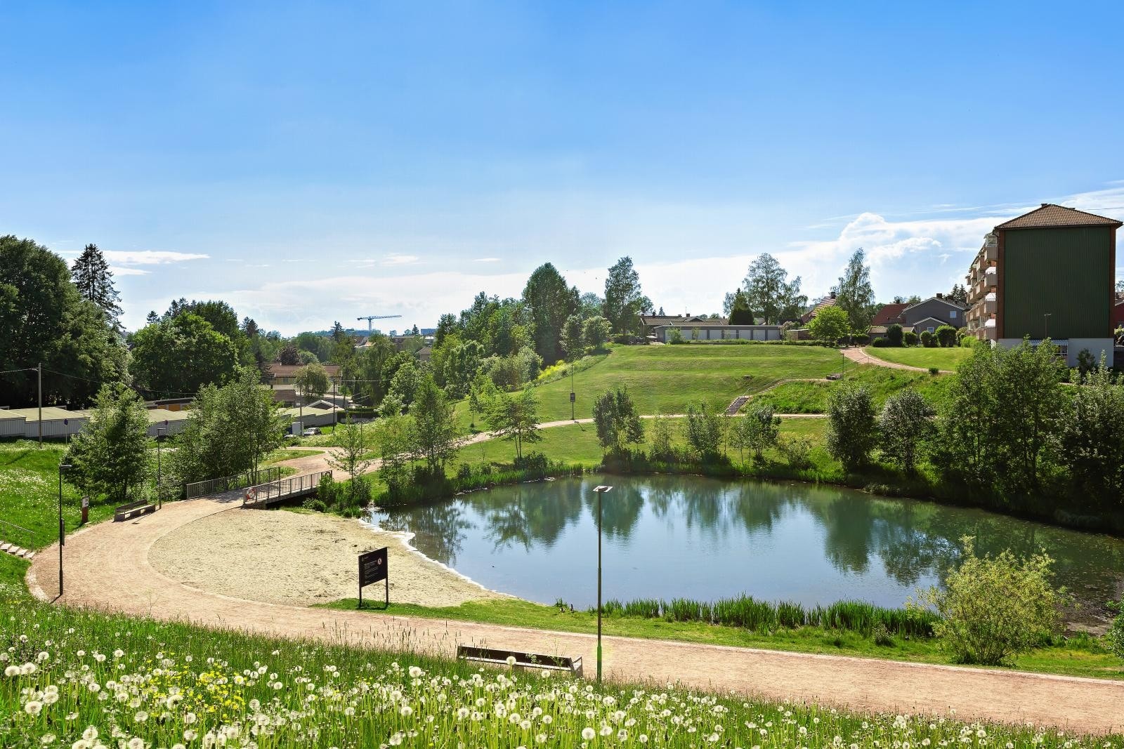 Bjerkedalen Park like utenfor døren. Galleribilde