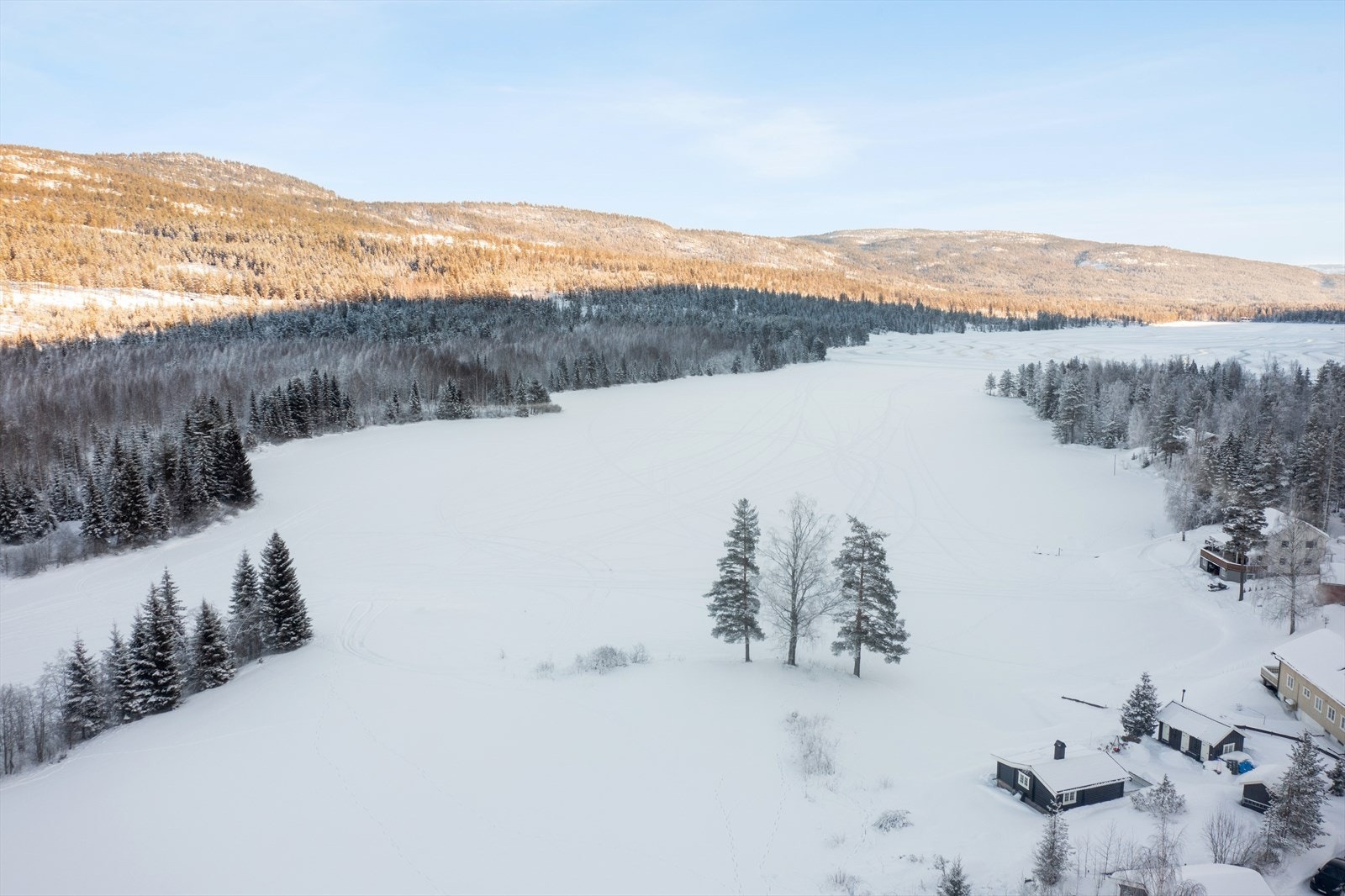 Her ser du eiendommens plassering midt i Eggedals vinterparadis, med kort vei til både vann og skiløyper. Galleribilde