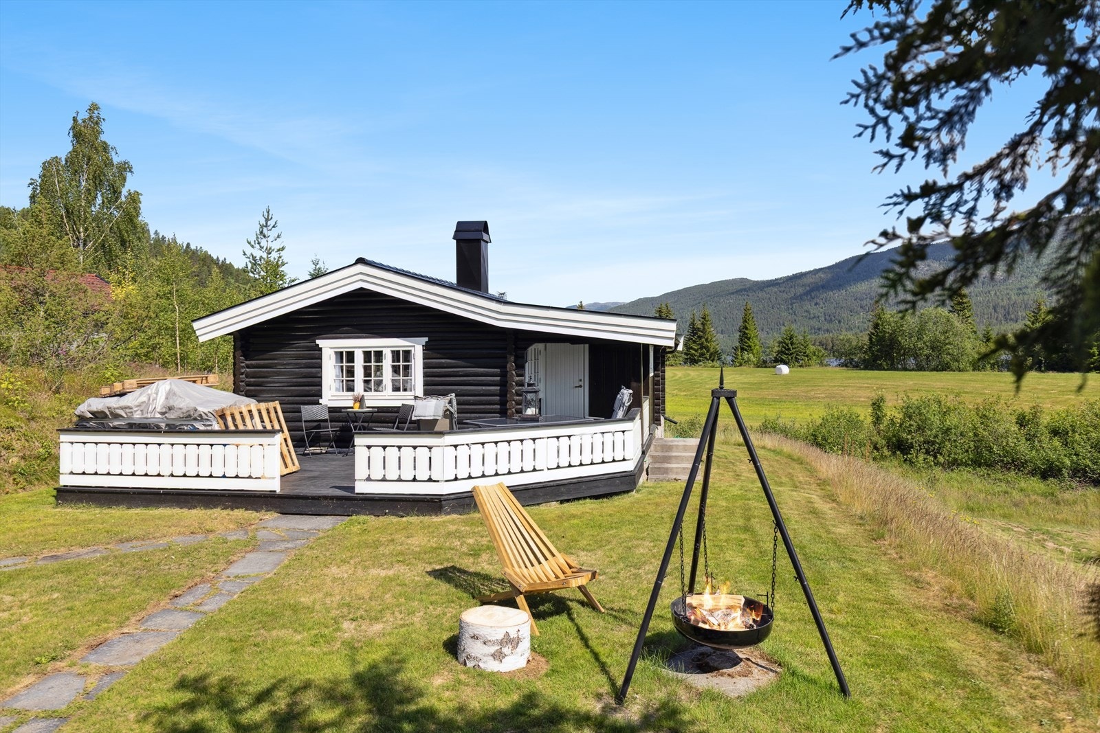 Den åpne tomta gir deg følelsen av å eie ditt eget lille fristed midt i Eggedals idyll. Galleribilde