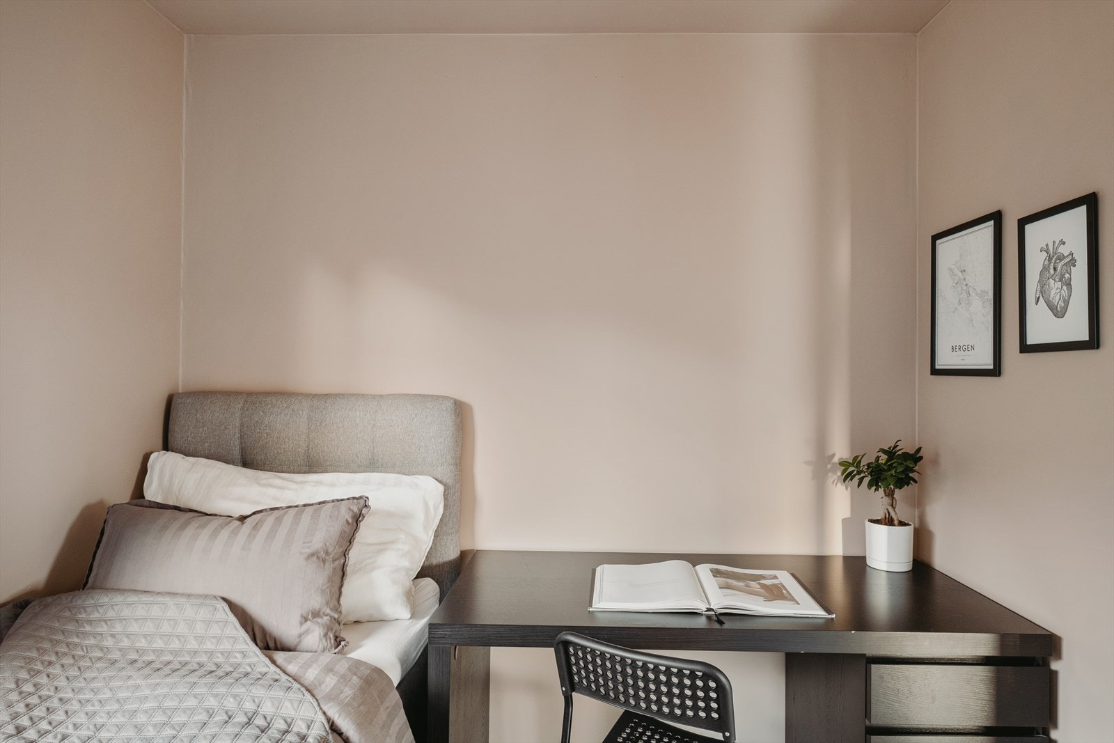 Soverom #2. Galleribilde