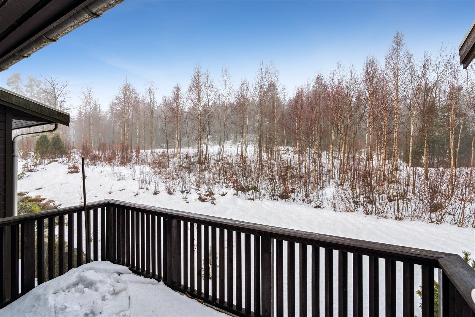 Balkongen byr på koselig utsikt over friareale Galleribilde