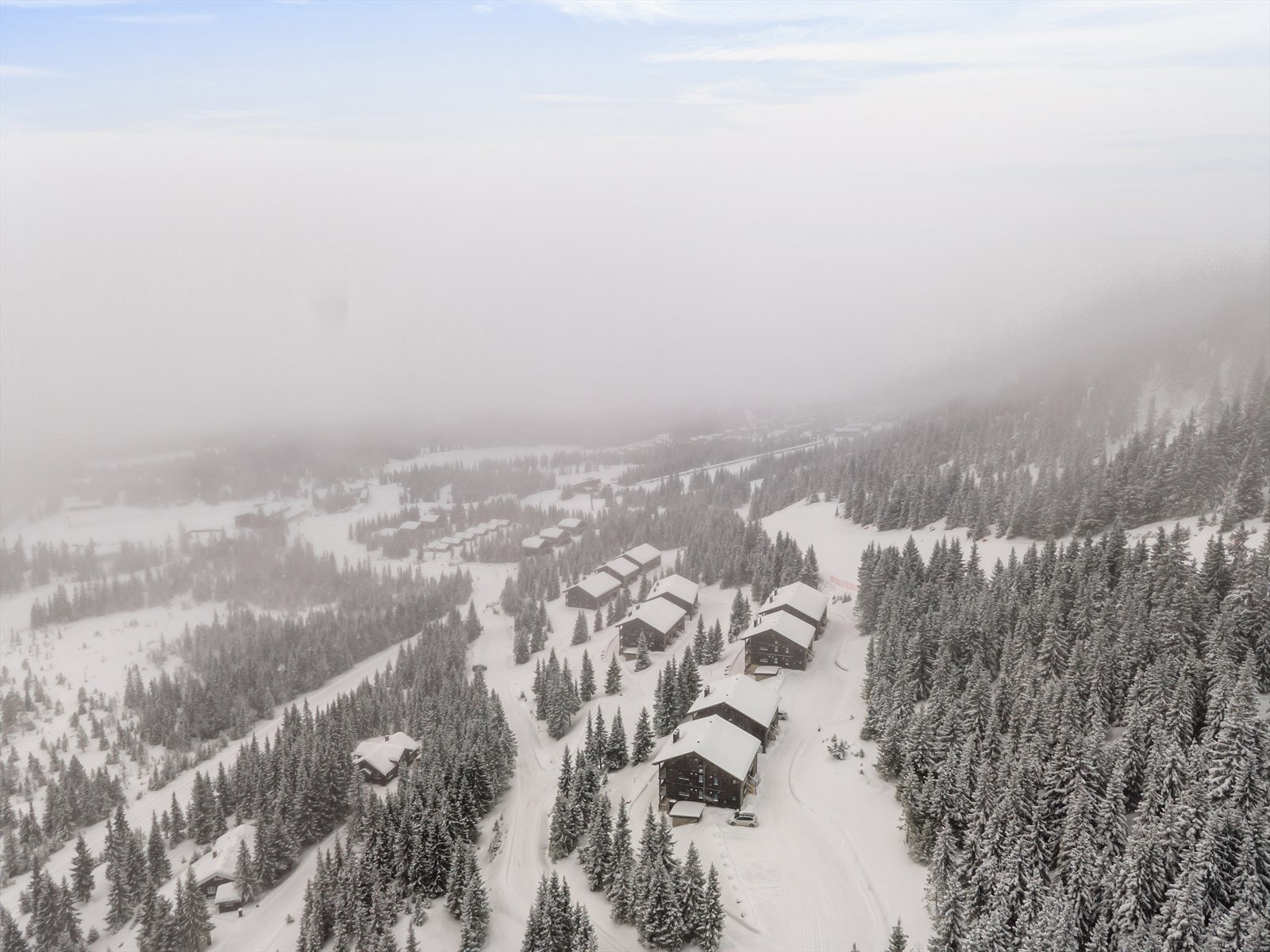 Attraktiv beliggenhet med umiddelbar nærhet til skiløyper og friluftsliv. Galleribilde