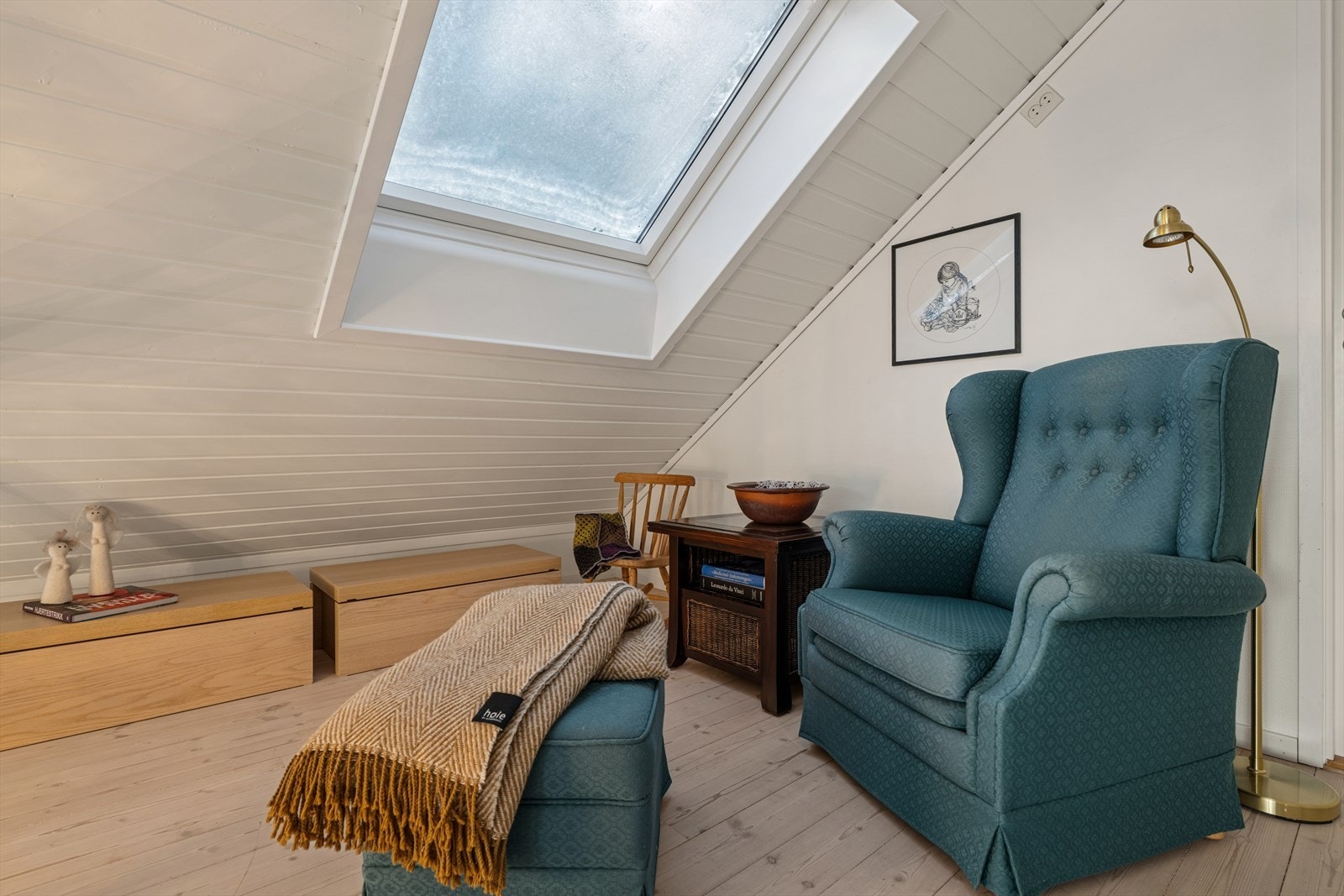 V-lux vindu skiftet i 2009. Like ved finner man egen bod. Galleribilde