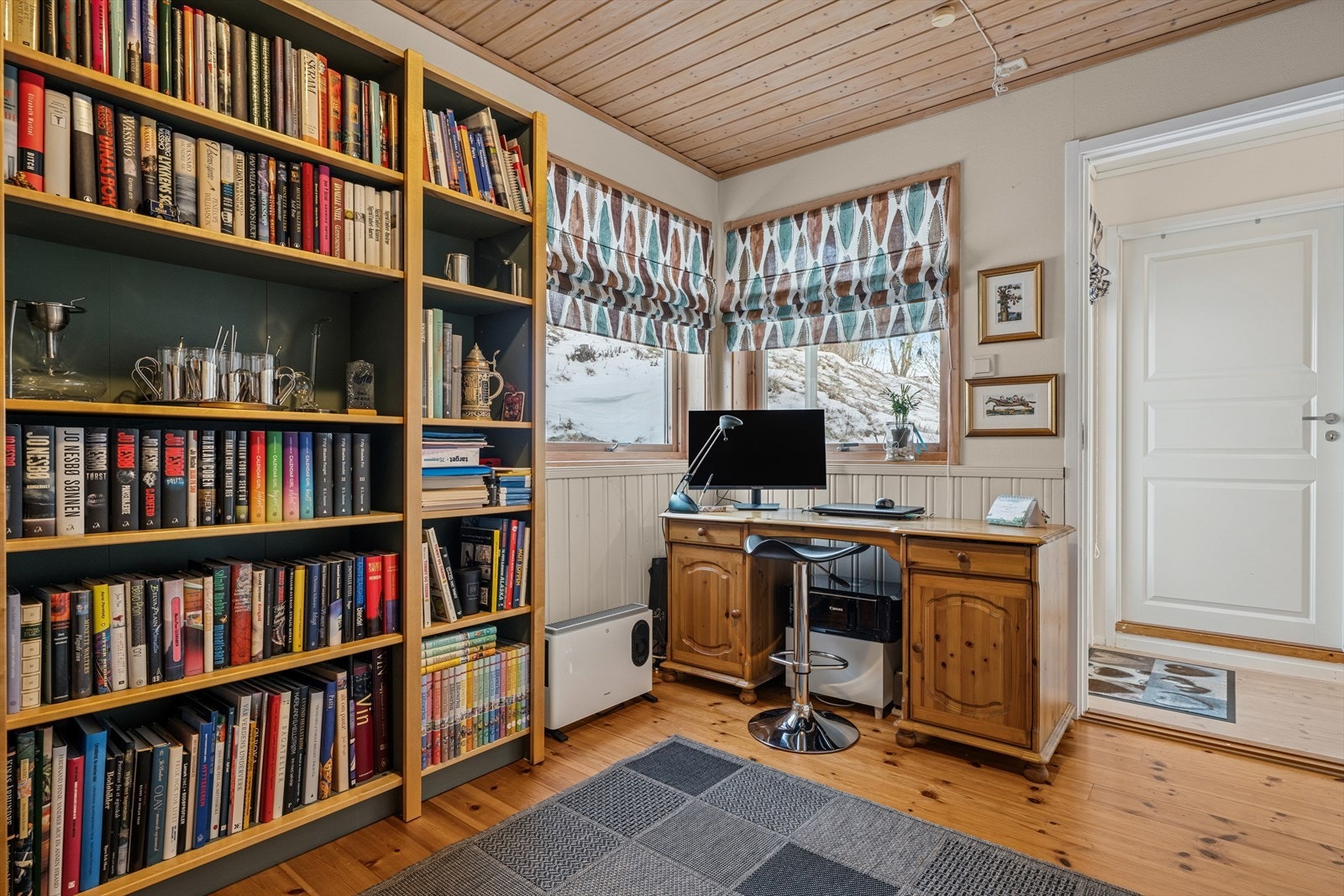 Kontor / soverom tilliggende like ved vaskerom og bad. Galleribilde