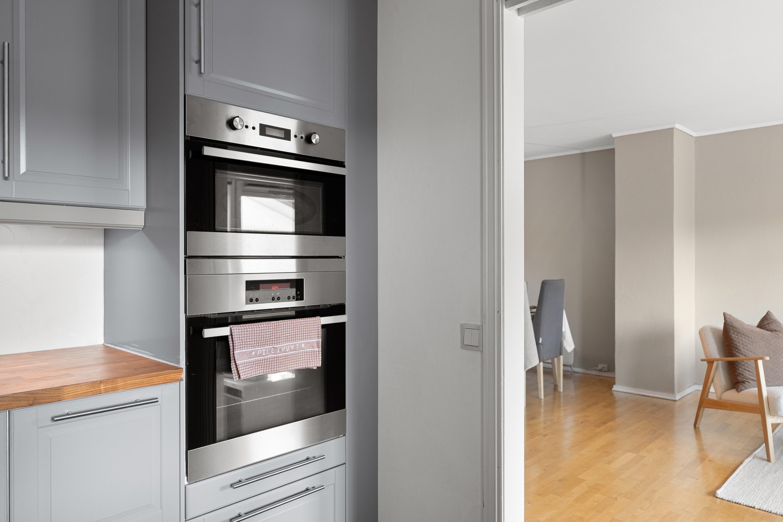 Kjøkkenet har integrerte hvitevarer som medfølger boligen. Galleribilde