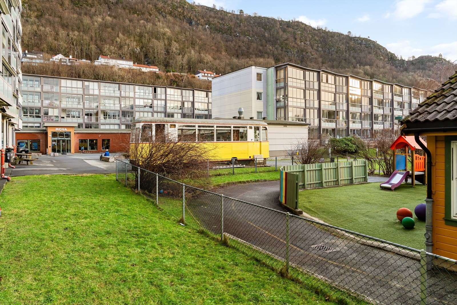 Mannsverk Torg Galleribilde