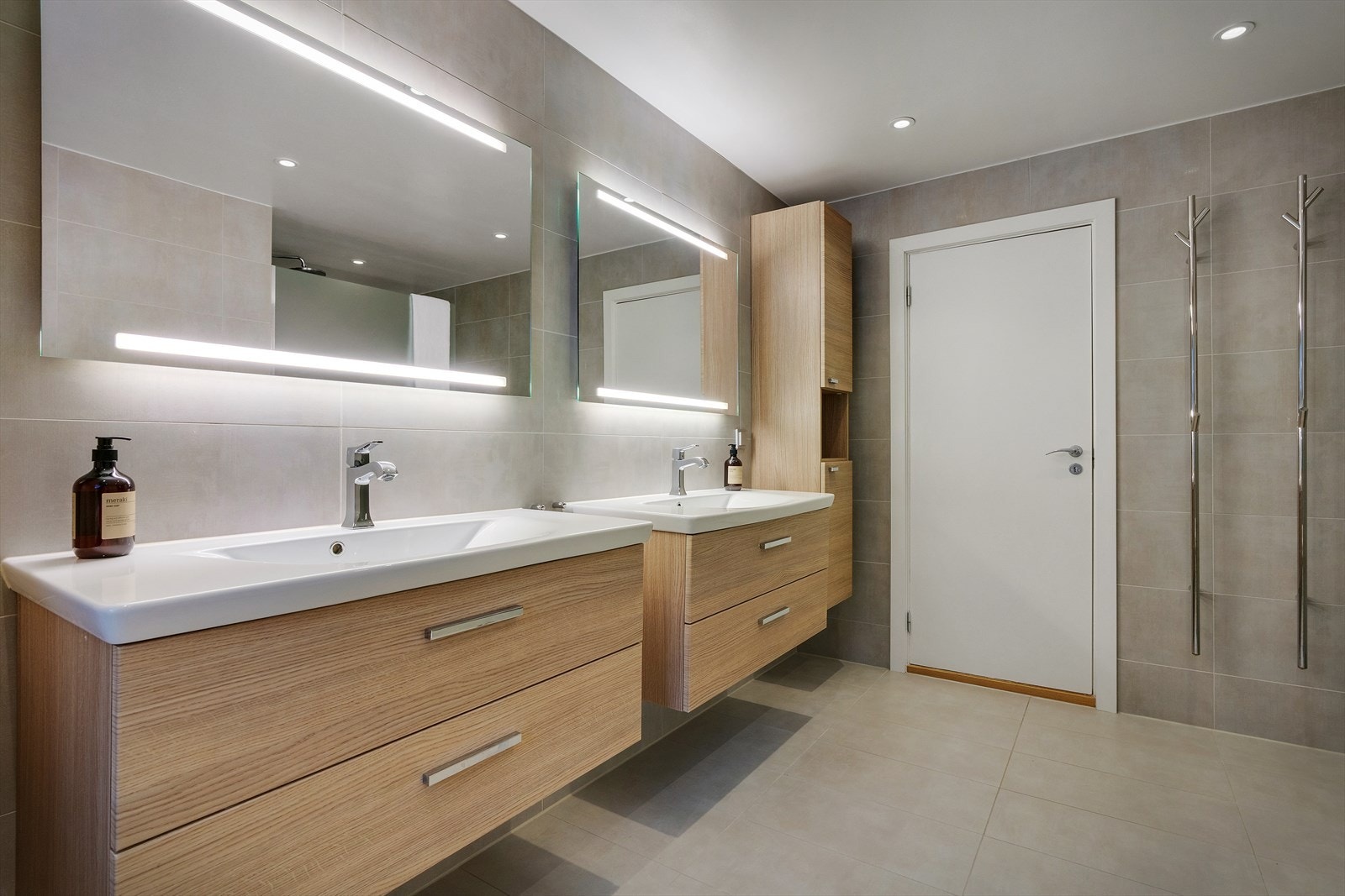 Badet har elektriske varmekabler. Galleribilde