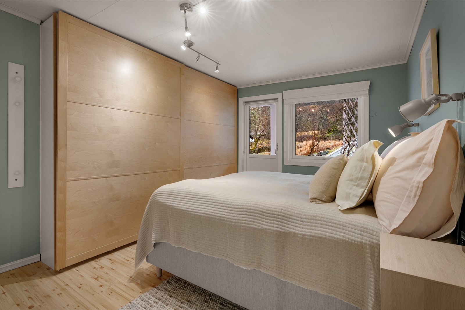 Soverommet har to skap for enkel oppbevaring. Galleribilde