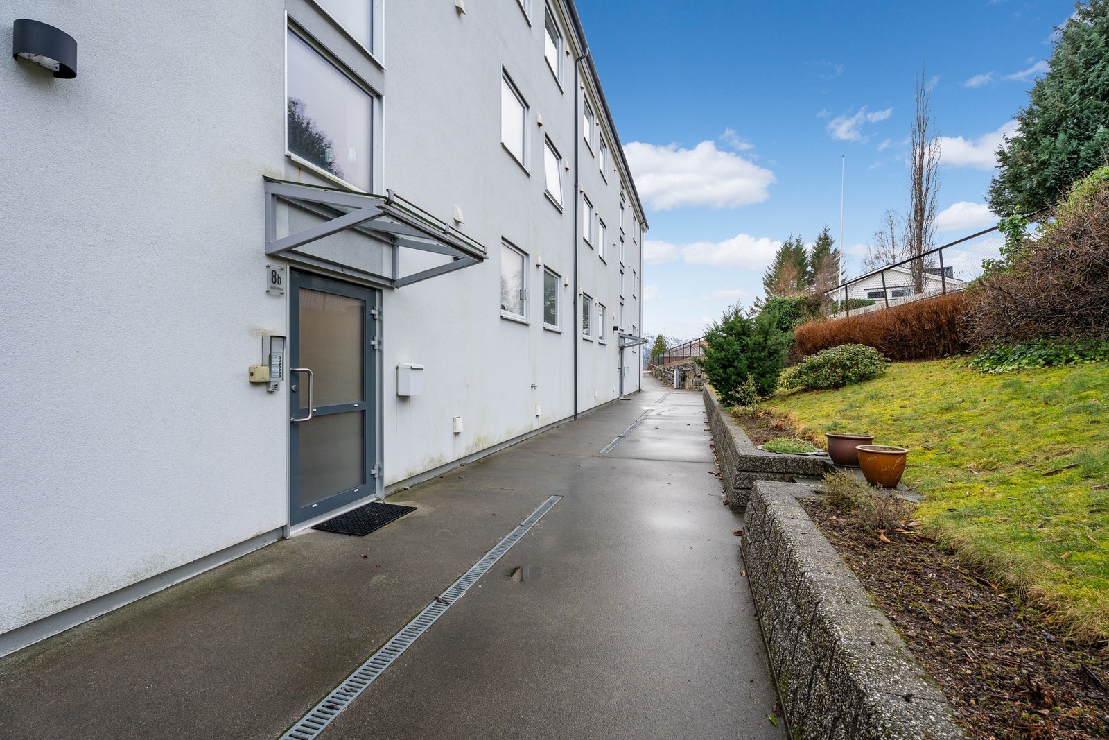 Inngangsparti til bygget. Galleribilde