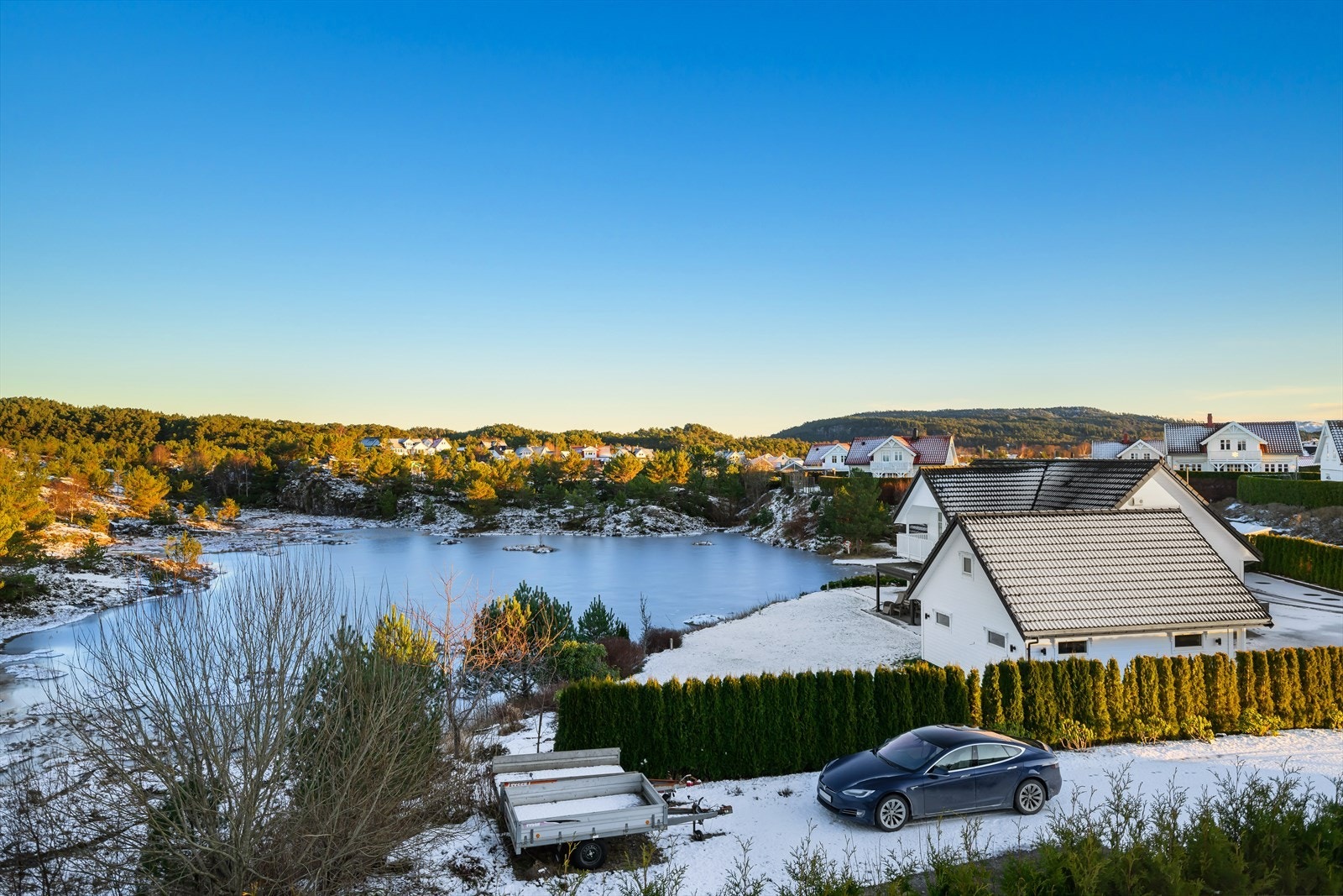 Holatjørna er bare et steinkast unna. Galleribilde