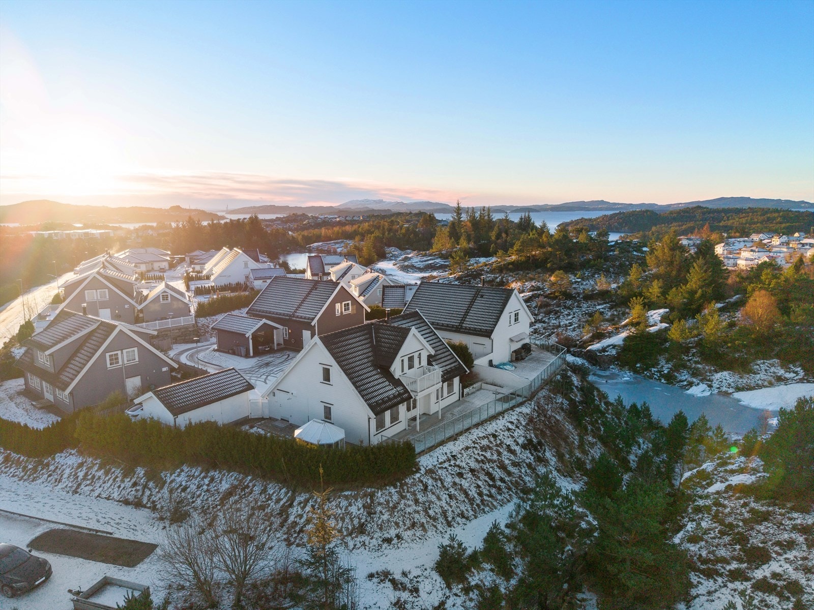 På Tveit og Vestre Solåsen er aldri naturopplevelsene langt unna. Galleribilde