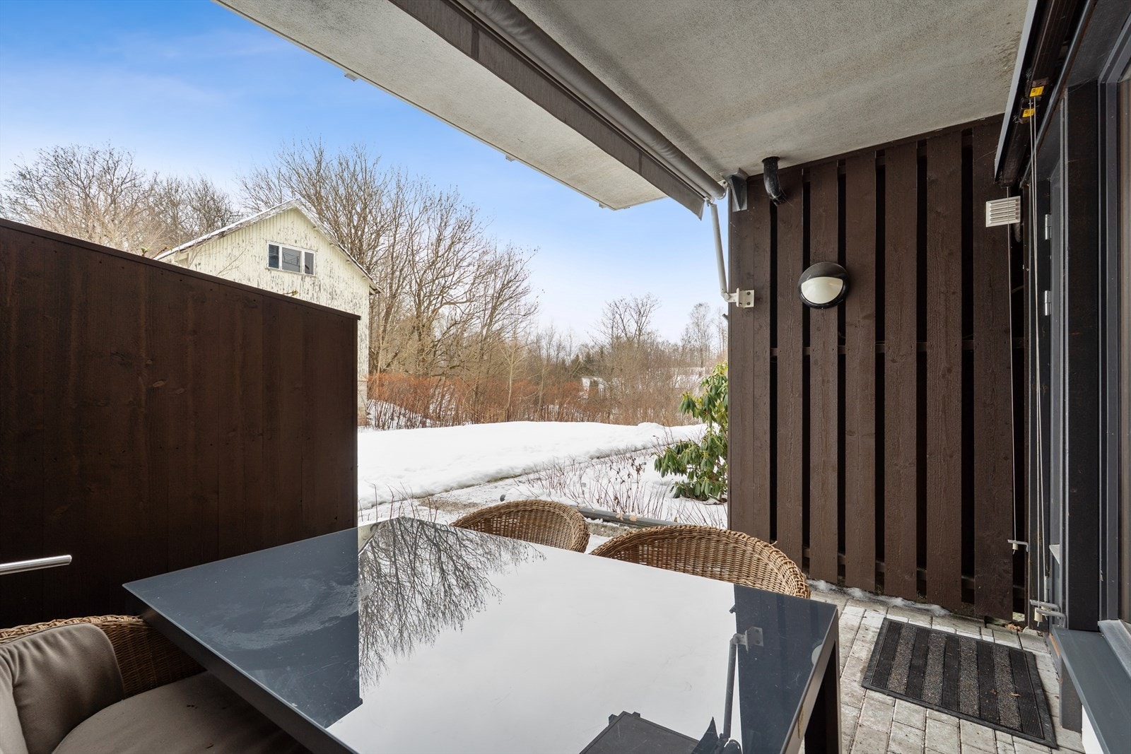 Utgang fra stue til balkong. Galleribilde