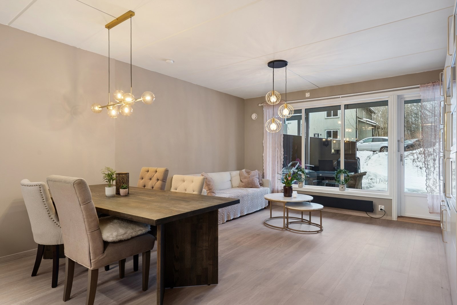 DNB Eiendom v/ Salma Rana Kalenius og Amanda Sofie Jarnang presenterer: Pen og praktisk 2-roms andelsleilighet beliggende sentralt i sentrum av Lierbyen. Galleribilde