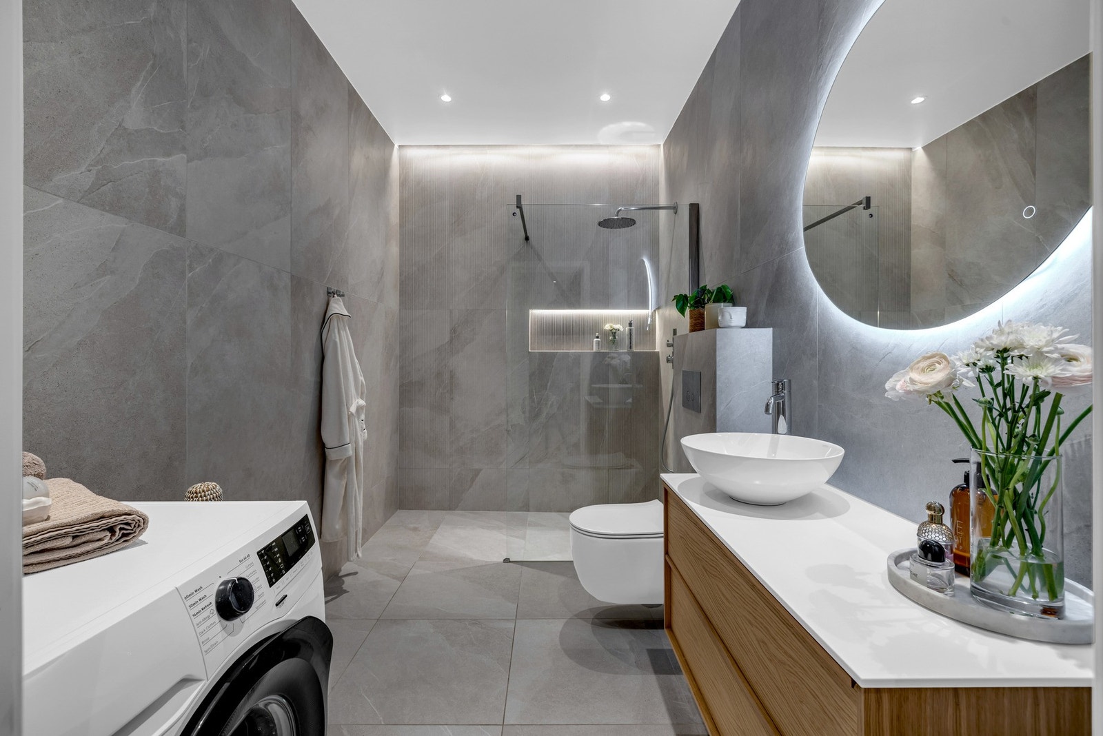 Det gamle badet ble revet i 2025, og det ble bygget et nytt og utvidet baderom. Galleribilde