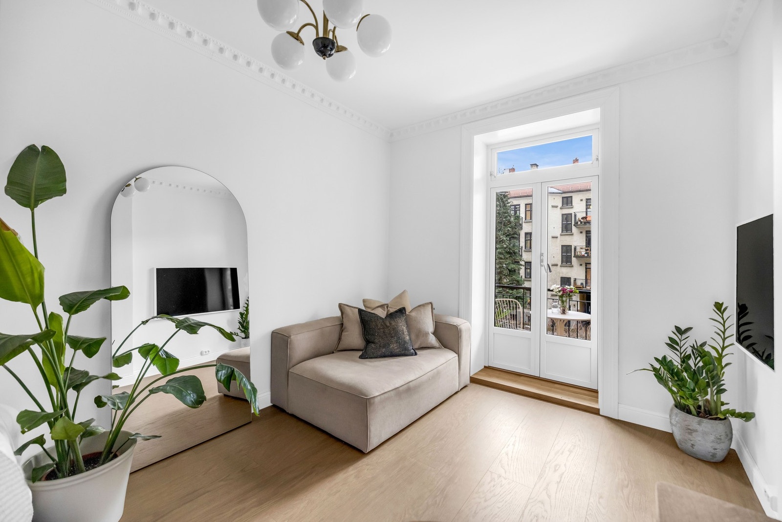 Det er lagt ny enstavsparkett på begge soverommene. Galleribilde