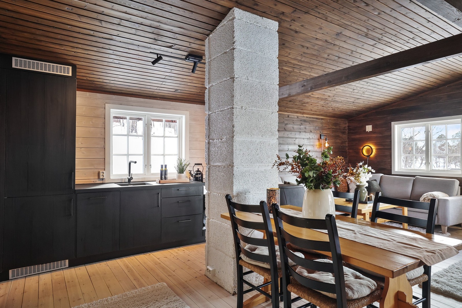 Kjøkkeninnredning fra HTH som er fra 2023 Galleribilde